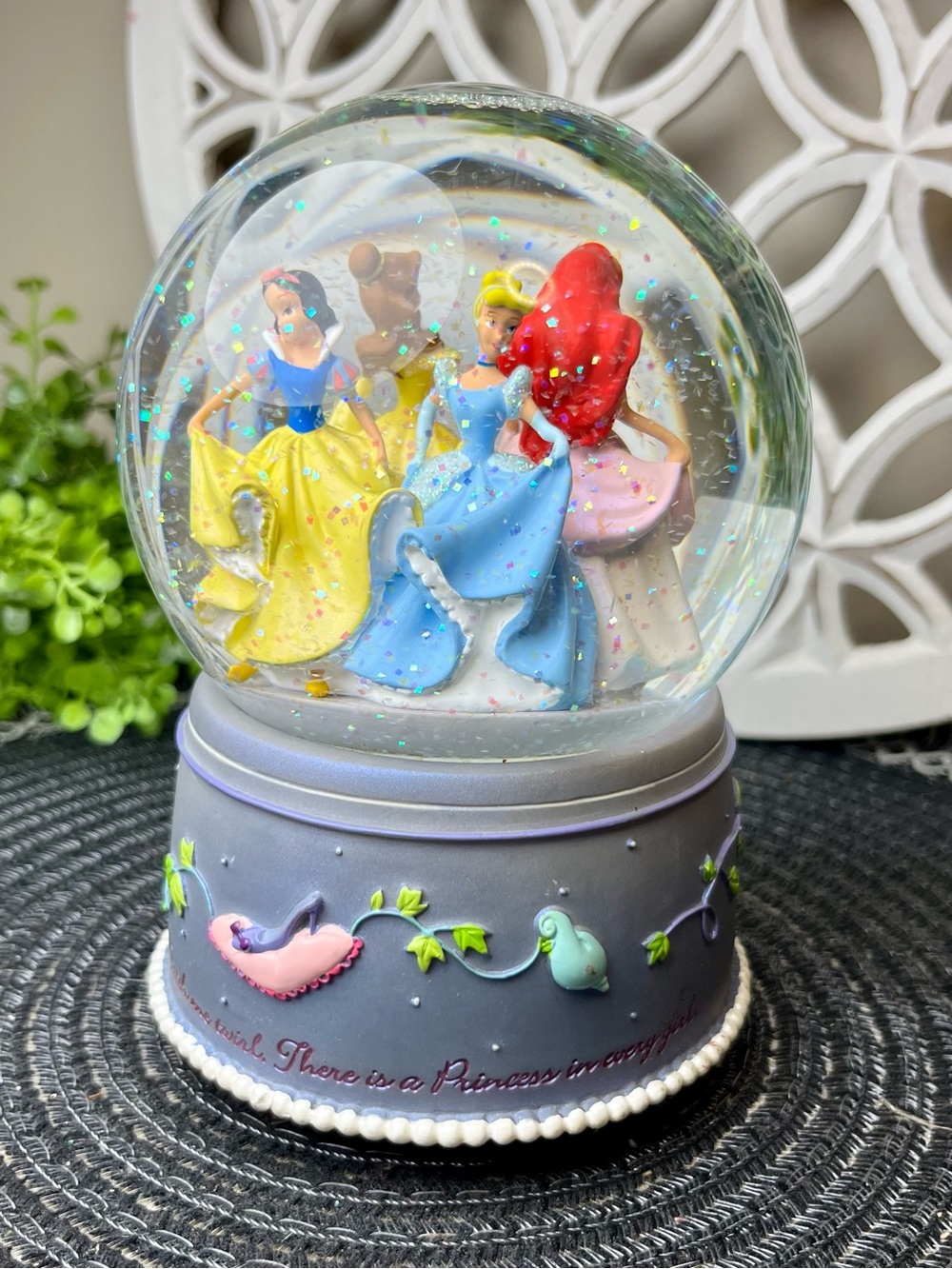 Disney Enchanted Princess Musical Snowglobe - Enesco Fur Elise Song